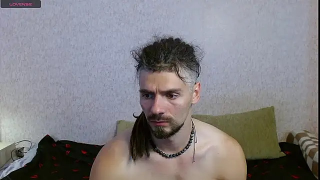 Snapshot of Aestheticguy101 chatting on September 14, 11:21 am Aestheticguy101 online show from September 14, 11:21 am