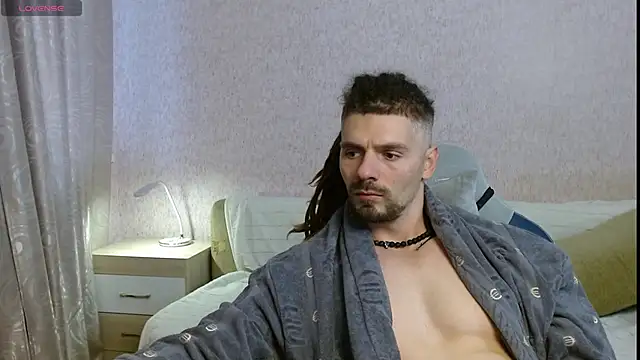 Snapshot of Aestheticguy101 chatting on October 19, 10:18 am Aestheticguy101 online show from October 19, 10:18 am