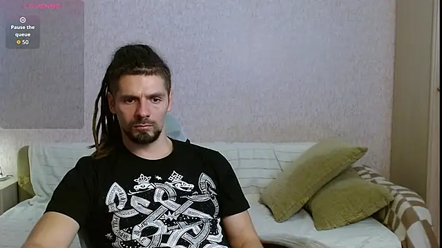 Snapshot of Aestheticguy101 chatting on October 13, 11:23 am Aestheticguy101 online show from October 13, 11:23 am