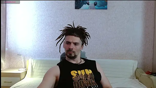Aestheticguy101 online show from April 30, 8:21 am