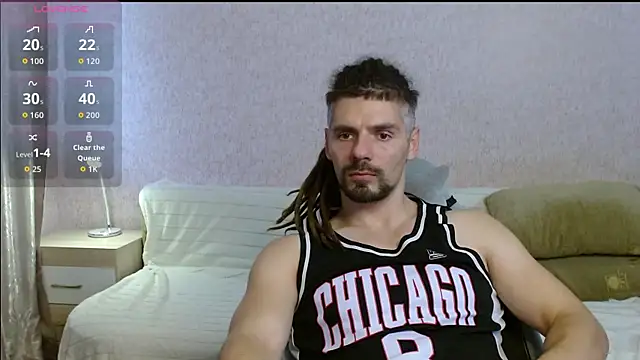 Snapshot of Aestheticguy101 chatting on November 2, 10:42 am Aestheticguy101 online show from November 2, 10:42 am