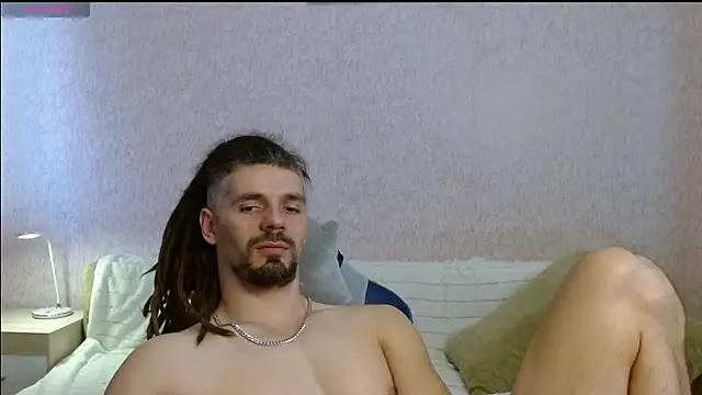 Snapshot of Aestheticguy101 chatting on November 21, 9:19 am Aestheticguy101 online show from November 21, 9:19 am