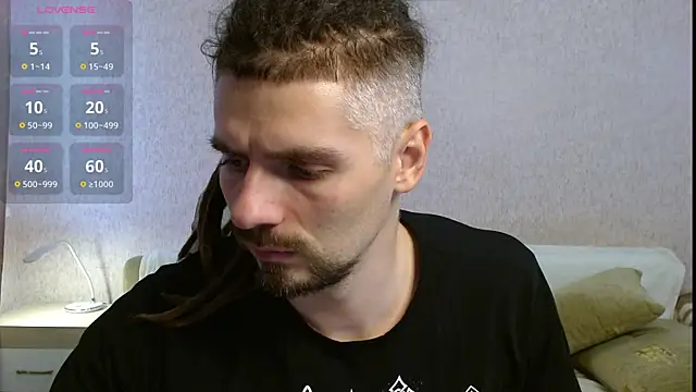 Snapshot of Aestheticguy101 chatting on October 22, 10:58 am Aestheticguy101 online show from October 22, 10:58 am