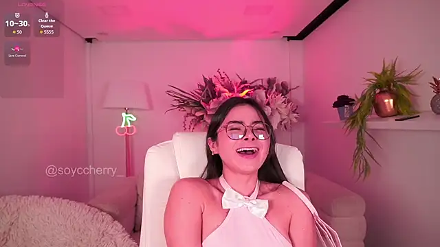 soyccherry  online show from April 5, 8:48 pm