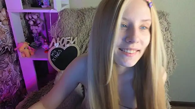 Snapshot of sarakaell chatting on June 25, 1:58 am sarakaell online show from June 25, 1:58 am