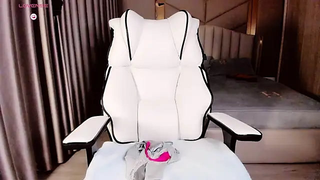 Girl  Funny online show from October 16, 6:38 pm