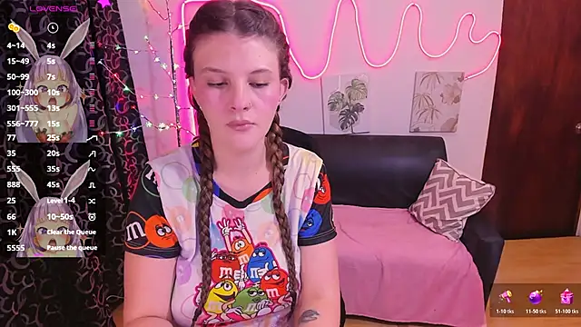 MillySandlerr online show from December 21, 1:46 pm