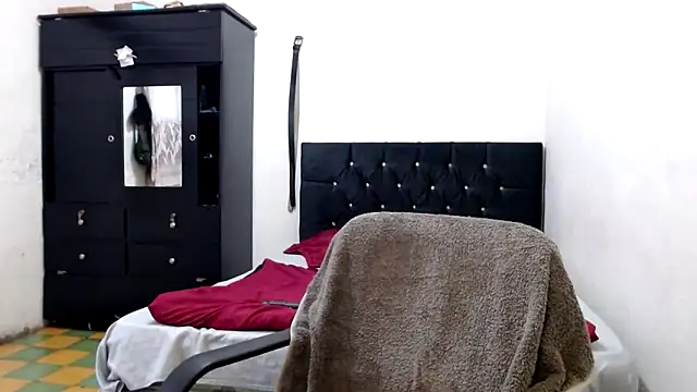 suckmydickbitch97 online show from March 21, 11:33 am