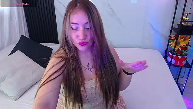 Snapshot of hotpawgmilf chatting on October 14, 6:52 pm hotpawgmilf online show from October 14, 6:52 pm