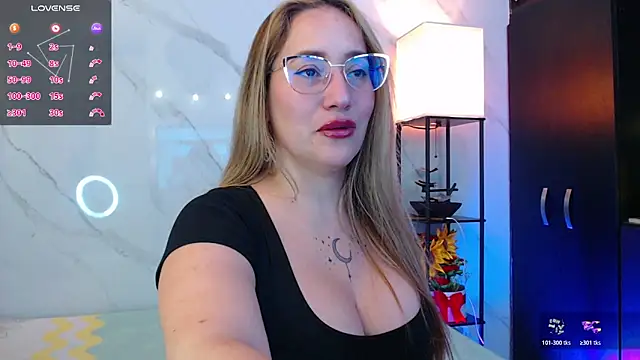 hotpawgmilf online show from February 7, 4:31 am