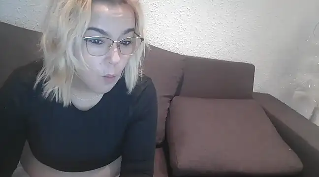 Snapshot of bekka__ chatting on December 4, 9:34 am bekka online show from December 4, 9:34 am