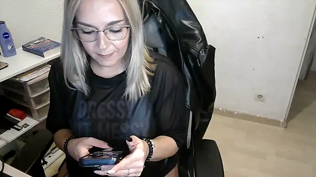 Snapshot of bekka__ chatting on February 28, 8:19 pm bekka online show from February 28, 8:19 pm