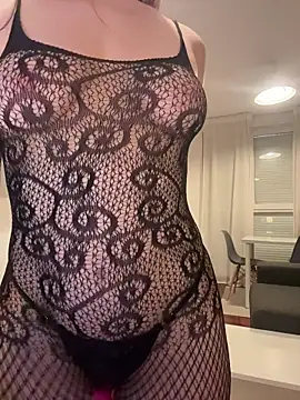 redheaddoll22 online show from March 10, 8:18 am