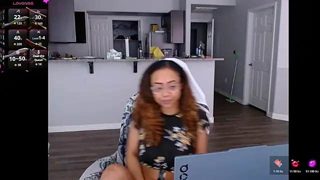 Snapshot of RylHoneyy chatting on June 18, 7:08 pm RylHoneyy online show from June 18, 7:08 pm