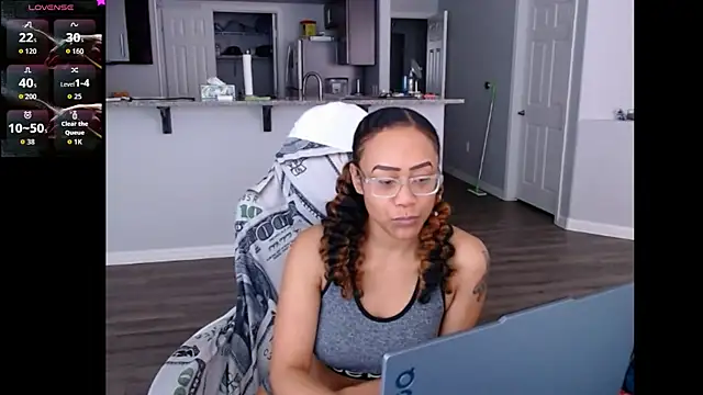 Snapshot of RylHoneyy chatting on June 16, 7:58 pm RylHoneyy online show from June 16, 7:58 pm