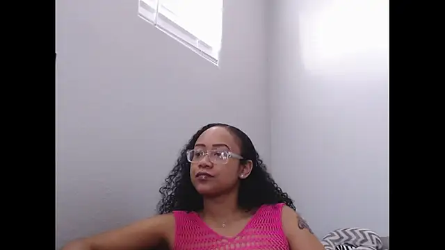 RylHoneyy online show from February 17, 9:01 pm