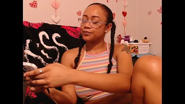 RylHoneyy online show from February 12, 6:24 am