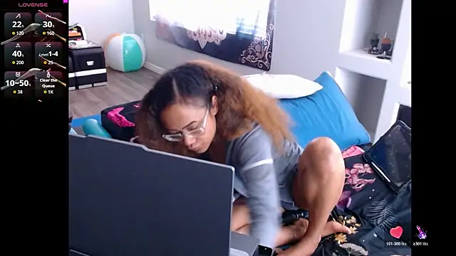 Snapshot of RylHoneyy chatting on June 2, 7:36 pm RylHoneyy online show from June 2, 7:36 pm