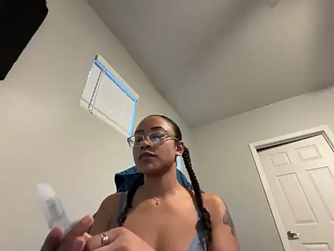 RylHoneyy online show from February 11, 12:54 am