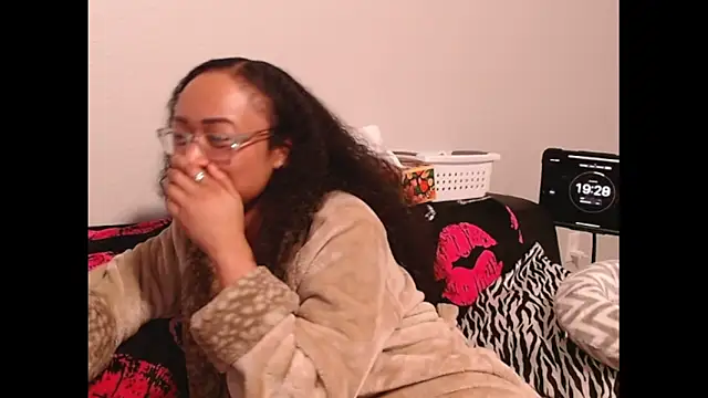 RylHoneyy online show from February 20, 6:19 am