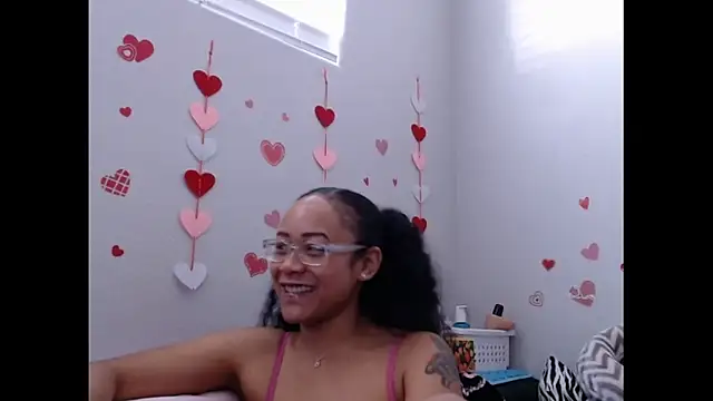 RylHoneyy online show from February 13, 9:15 pm