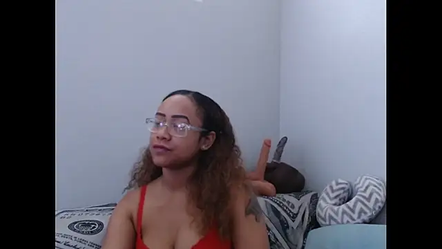 RylHoneyy online show from March 23, 4:18 pm