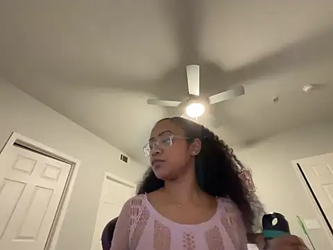 RylHoneyy online show from February 1, 2:21 am