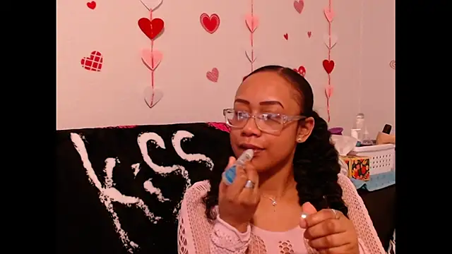 RylHoneyy online show from February 13, 1:27 am