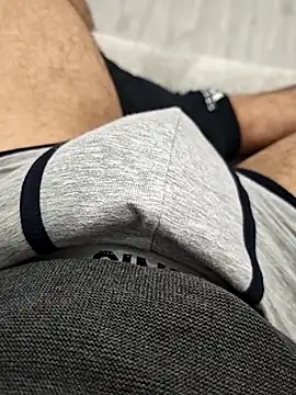 Snapshot of QuietBoy chatting on April 28, 2:54 pm QuietBoy online show from April 28, 2:54 pm