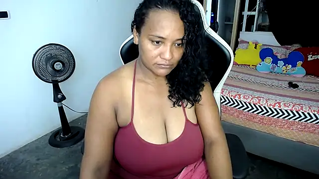 Snapshot of marysol83 chatting on February 21, 2:06 am marysol83 online show from February 21, 2:06 am