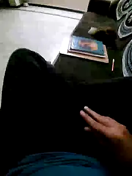 Snapshot of vansh1802 chatting on January 17, 6:33 pm vansh1802 online show from January 17, 6:33 pm