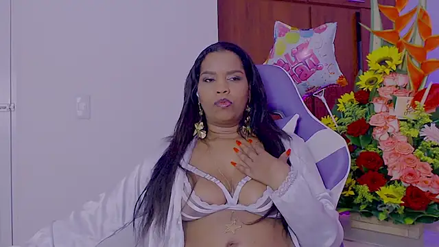 Nia Pratt online show from February 8, 4:25 am