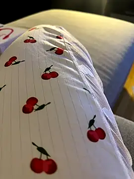 WHAAATTTTTTTTTT online show from September 23, 6:15 pm