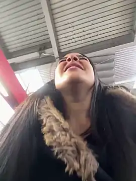 WHAAATTTTTTTTTT online show from December 15, 11:38 am