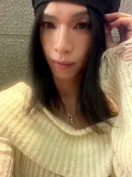 Snapshot of CrytinaSissyCrossdress chatting on October 4, 10:39 am CrytinaSissyCrossdress online show from October 4, 10:39 am