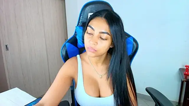 Snapshot of sophiax-x chatting on November 8, 2:09 pm sophiax-x online show from November 8, 2:09 pm