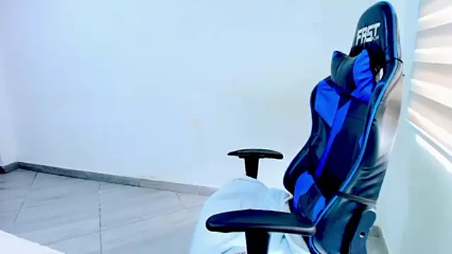 sophiax-x online show from March 26, 2:59 pm