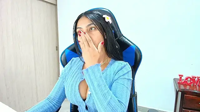 Snapshot of sophiax-x chatting on October 10, 7:47 pm sophiax-x online show from October 10, 7:47 pm