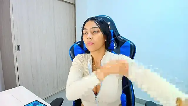 Snapshot of sophiax-x chatting on October 19, 2:47 am sophiax-x online show from October 19, 2:47 am