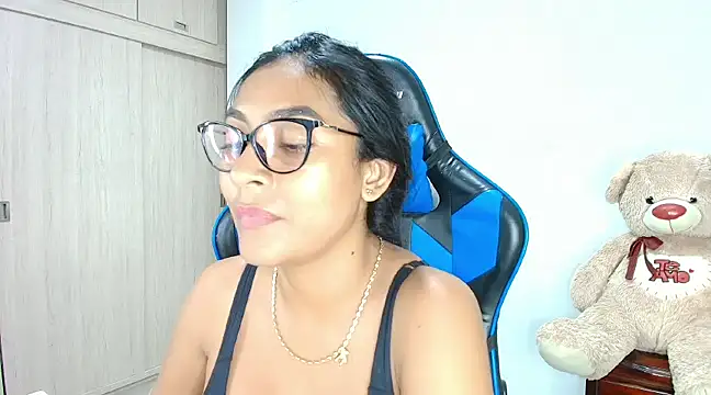 Snapshot of sophiax-x chatting on March 14, 2:20 am sophiax-x online show from March 14, 2:20 am