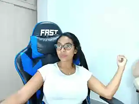 Snapshot of sophiax-x chatting on March 20, 12:30 am sophiax-x online show from March 20, 12:30 am