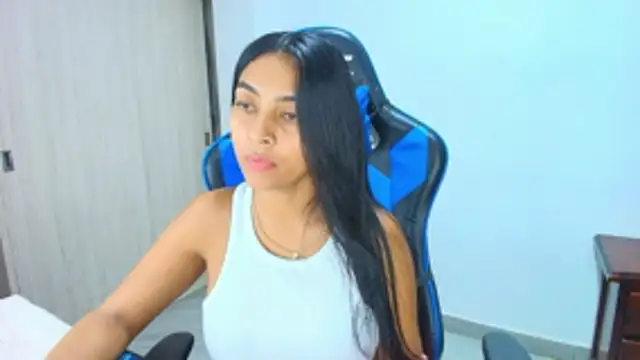 Snapshot of sophiax-x chatting on October 25, 12:54 am sophiax-x online show from October 25, 12:54 am