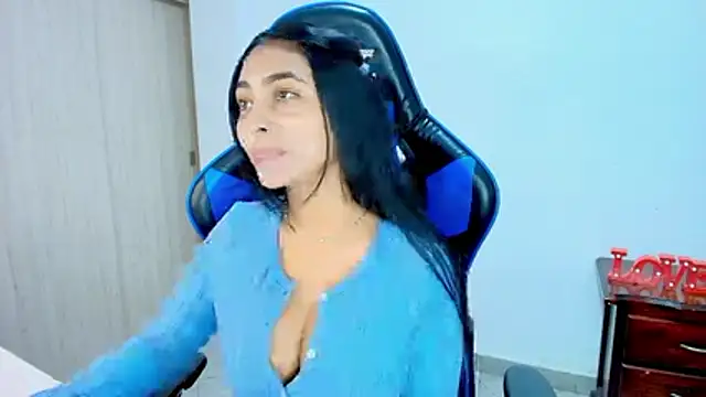 sophiax-x online show from December 15, 4:13 pm