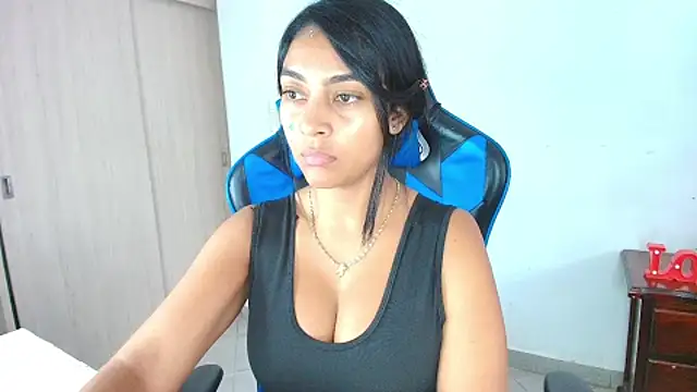 Snapshot of sophiax-x chatting on September 29, 4:23 pm sophiax-x online show from September 29, 4:23 pm