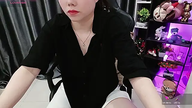 Snapshot of Yuki-yio chatting on July 7, 1:19 am Yuki-yio online show from July 7, 1:19 am