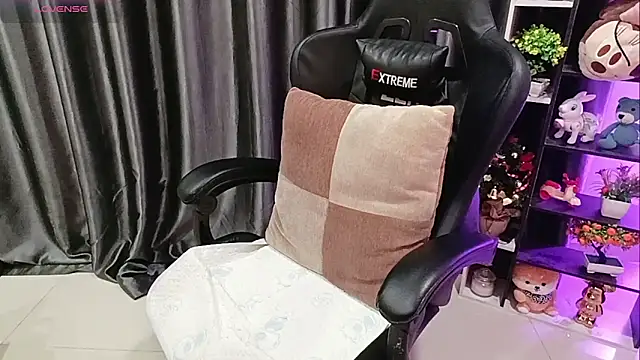 Yuki-yio online show from April 5, 12:50 am