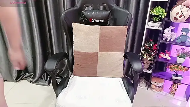 Yuki-yio online show from April 1, 1:19 am