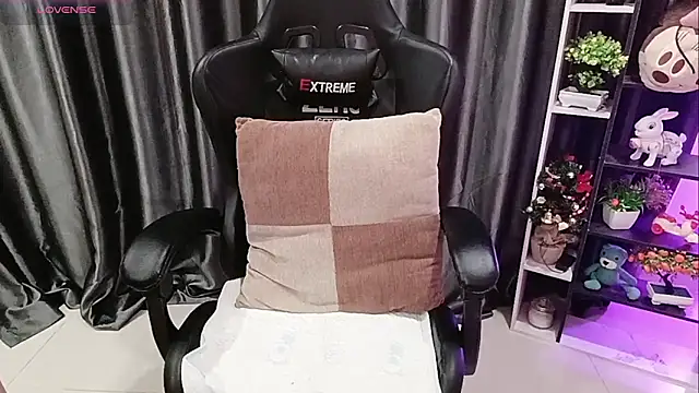 Yuki-yio online show from March 26, 1:15 am