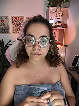 Snapshot of Emma_Wish chatting on June 19, 3:51 pm Emma Wish online show from June 19, 3:51 pm