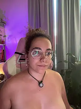 Snapshot of Emma_Wish chatting on July 15, 4:47 pm Emma Wish online show from July 15, 4:47 pm